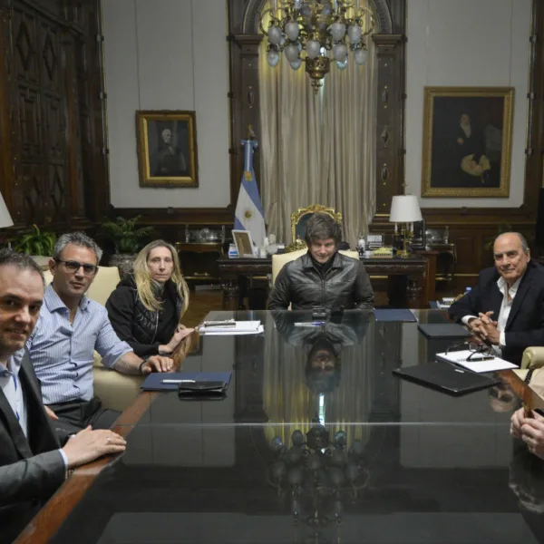 Milei lideró la nueva Mesa Política Nacional: "La libertad avanza o Argentina retrocede"